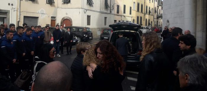 Grande partecipazione ai funerali della moglie di Enzo Biato